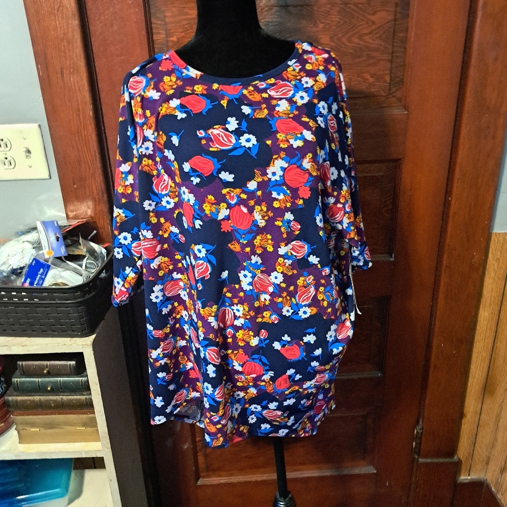 2xl LuLaRoe Irma High Low Shirt